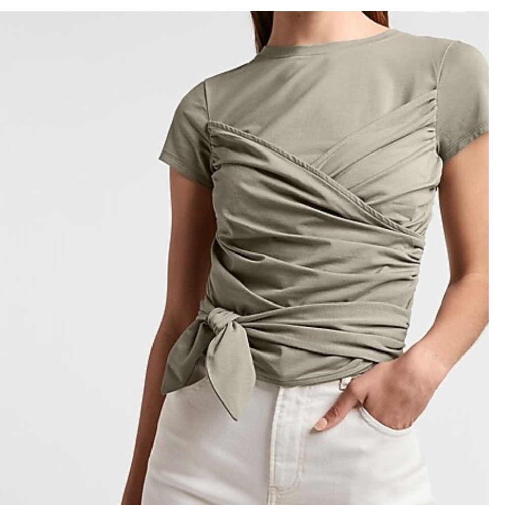 Express Ruched tie front tee - new with tags